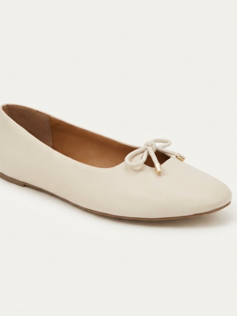 Kensie Womenโs Alicia Slip-On Ballet Flats Shoes with Bow Cream Womens Size 6.5